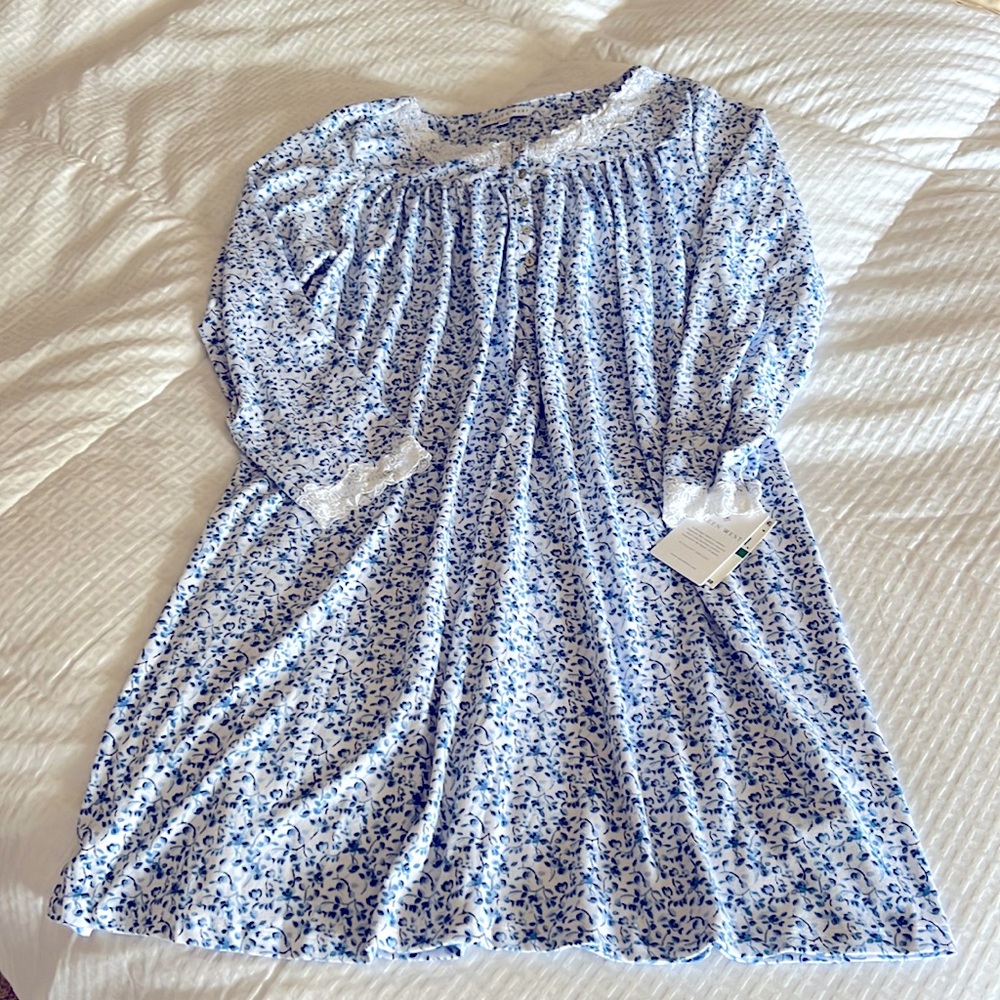 NWT - Eileen West Blue Floral Nightgown. Size Large